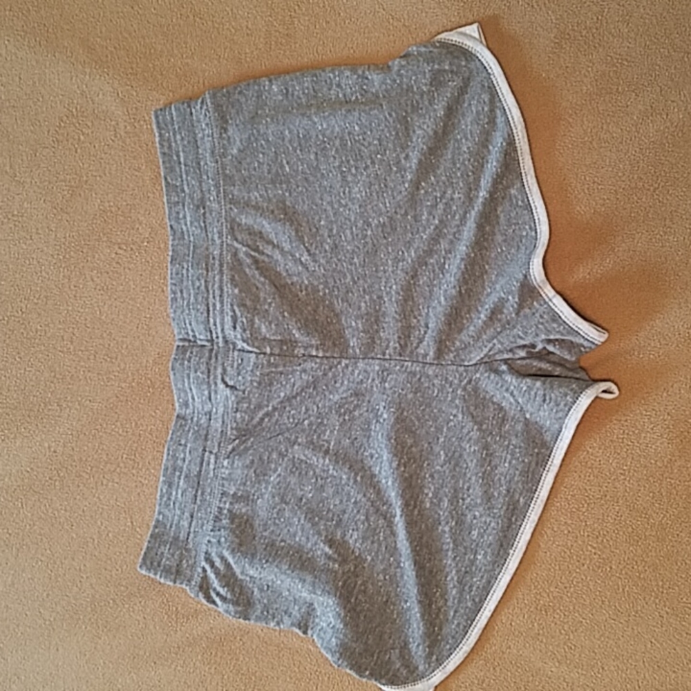 Shorts - Picture 2 of 4